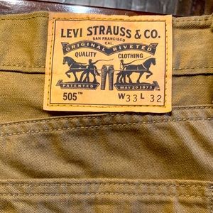 Levi’s 505 khaki
